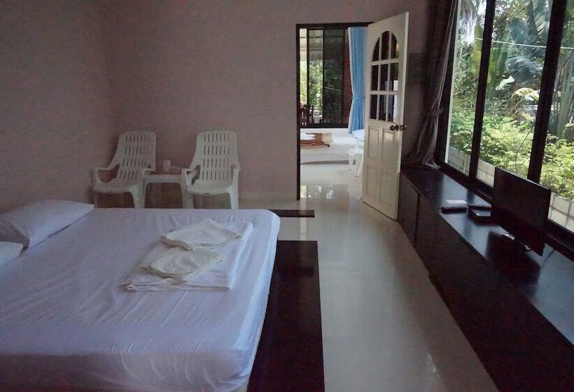 Отель Pine Bungalow