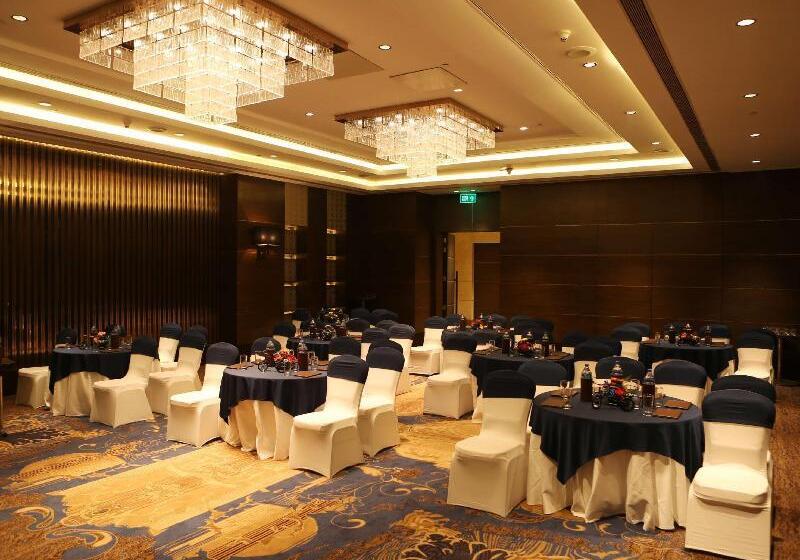 Pride Plaza Hotel, Aerocity New Delhi