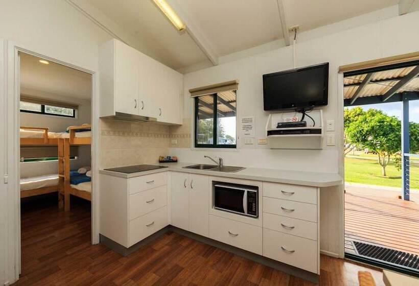 בית מלון כפרי Reflections Seal Rocks   Holiday Park