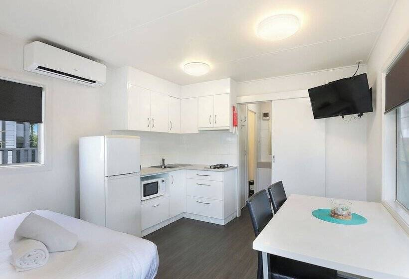 בית מלון כפרי Reflections Shaws Bay   Holiday Park