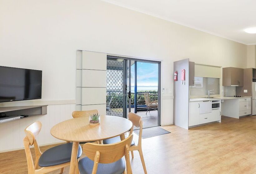 בית מלון כפרי Reflections Shaws Bay   Holiday Park