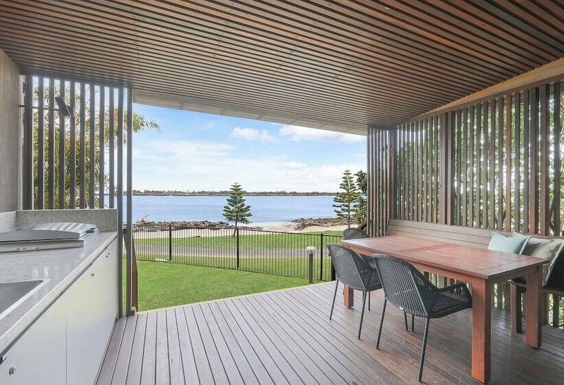 בית מלון כפרי Reflections Shaws Bay   Holiday Park