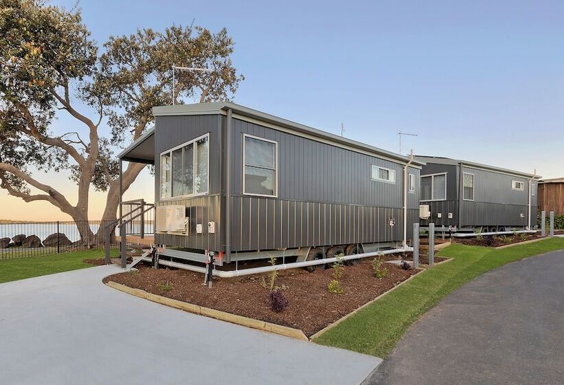 בית מלון כפרי Reflections Shaws Bay   Holiday Park