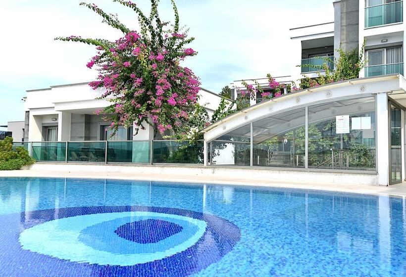 בית מלון כפרי Royal Palm Residence