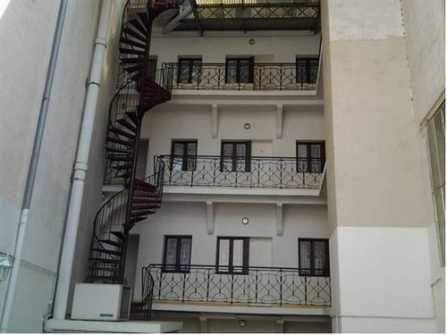 هتل Saint Jean Baptiste