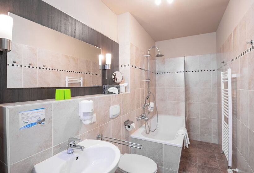 فندق Schloss Nebra