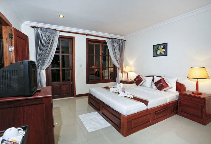 هتل Shadow Angkor Villa