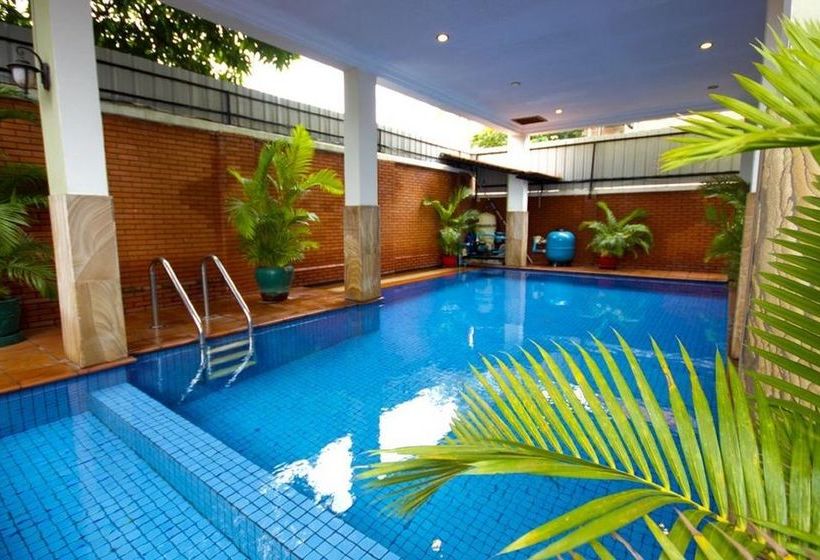 هتل Shadow Angkor Villa