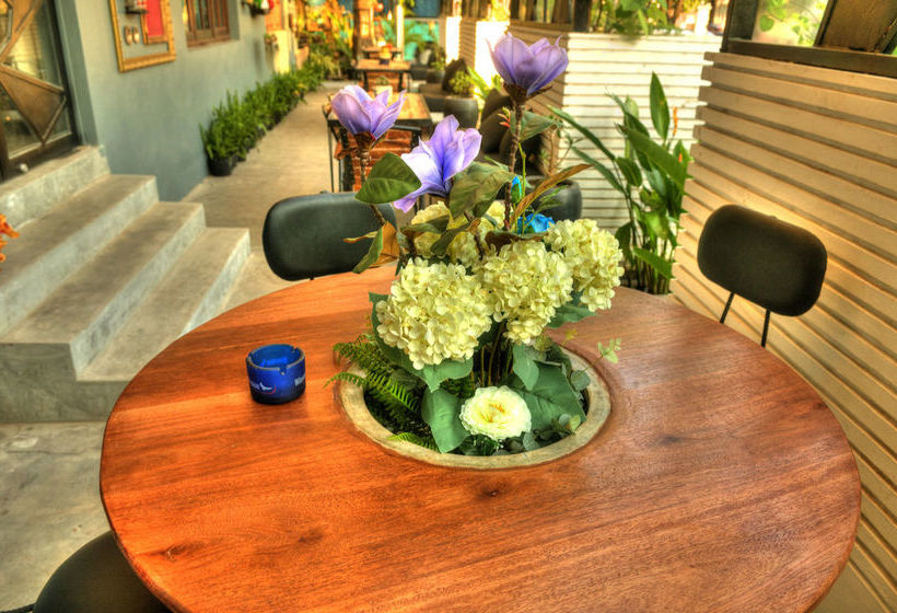 هتل Shadow Angkor Villa