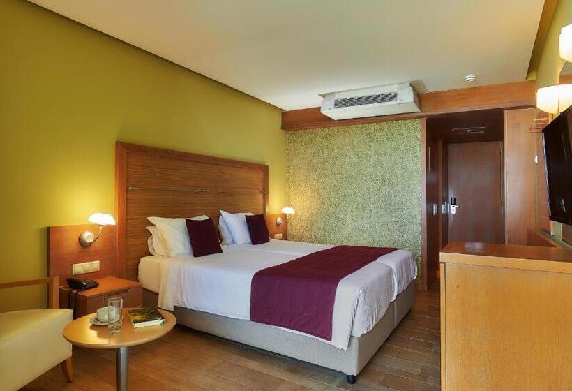 Отель Sirens Beach & Village