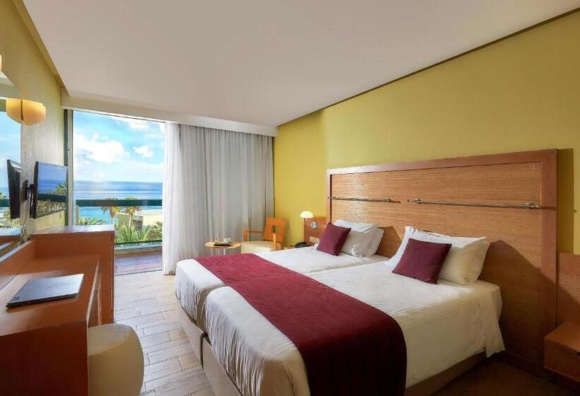 Отель Sirens Beach & Village