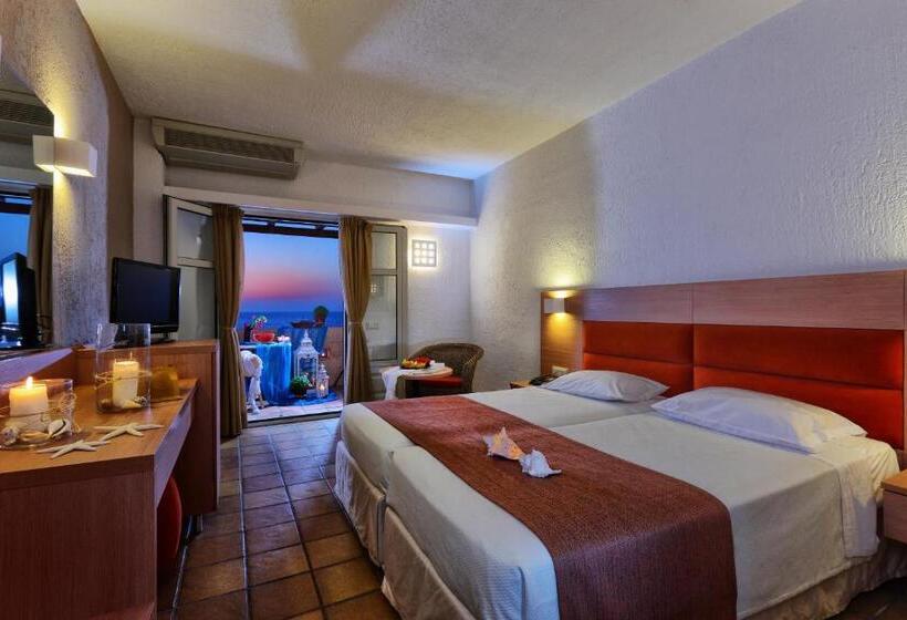 Отель Sirens Beach & Village