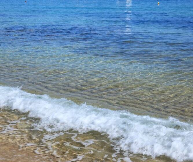 ホテル Sirens Beach & Village