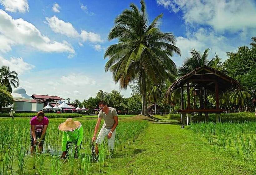 هتل The Gemalai Village