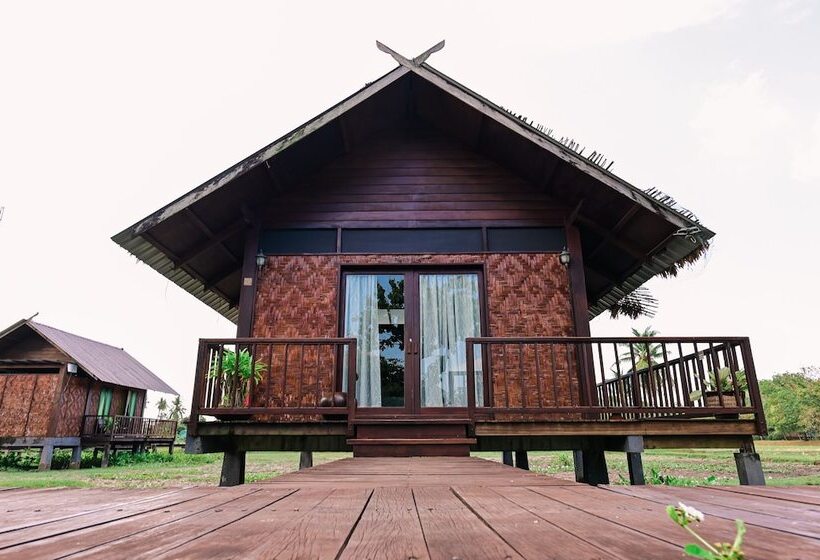 هتل The Gemalai Village