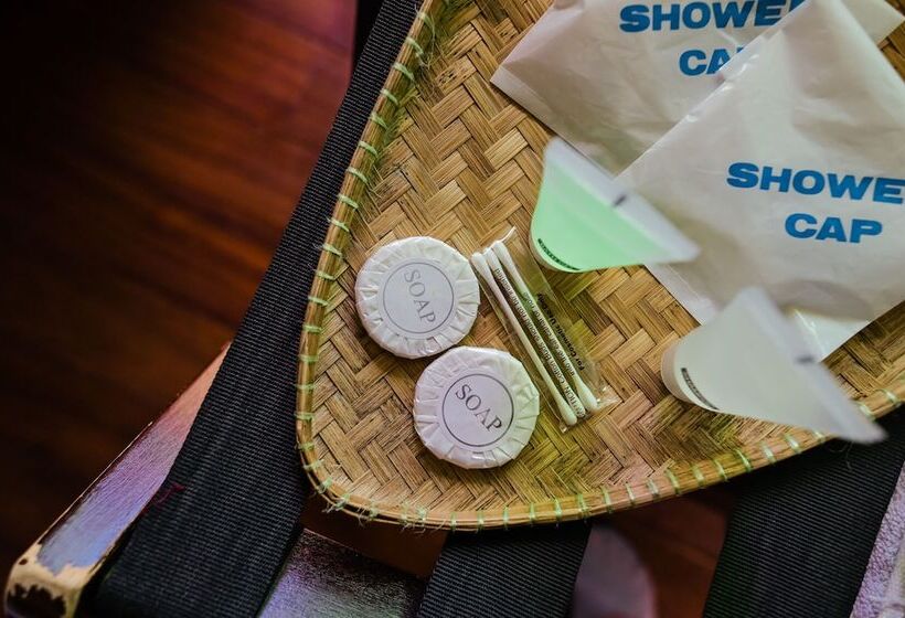 Отель The Gemalai Village