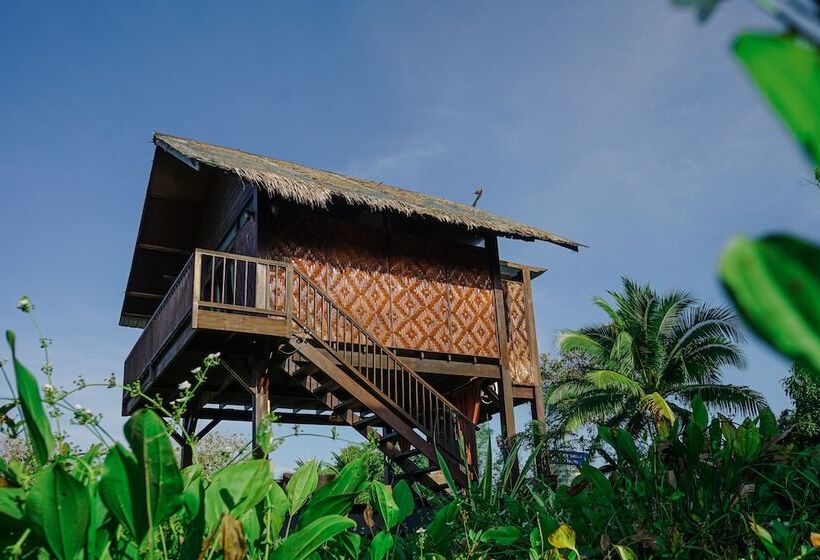 هتل The Gemalai Village