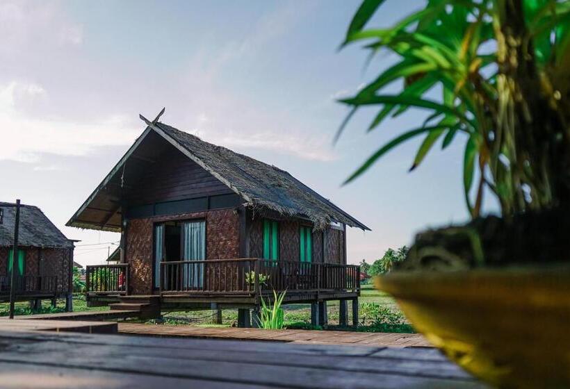 Отель The Gemalai Village