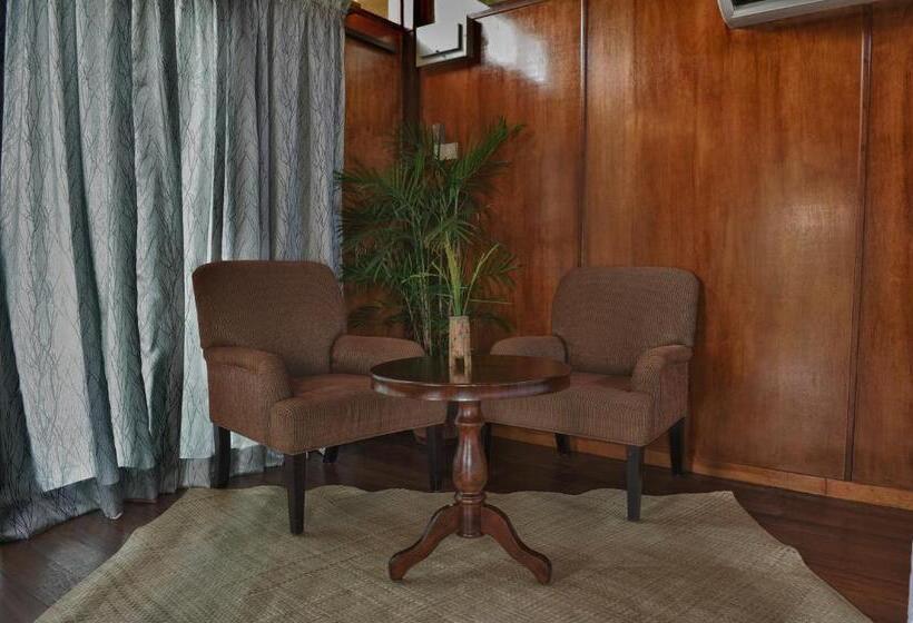 هتل The Gemalai Village