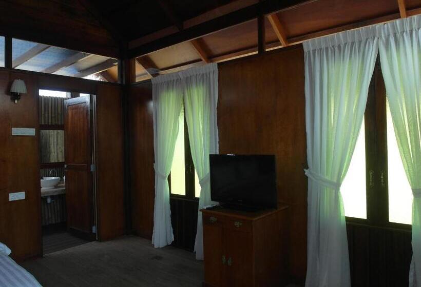 Отель The Gemalai Village