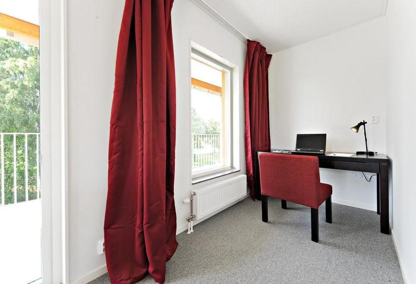 酒店 First  Lindö Park