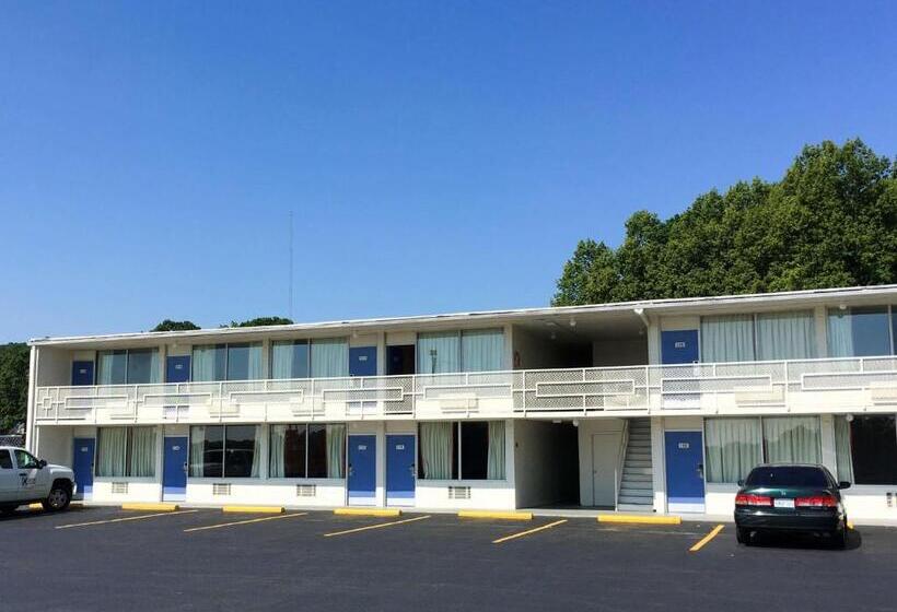 Motel 6 Connellys Springs, Nc