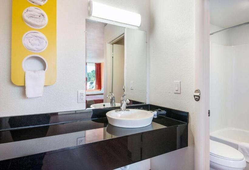 Motel 6 Connellys Springs, Nc