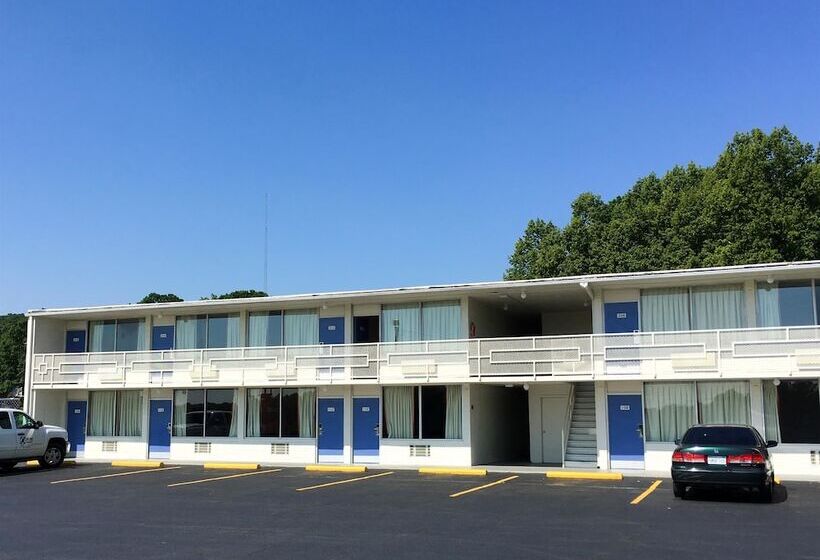 Motel 6 Connellys Springs, Nc