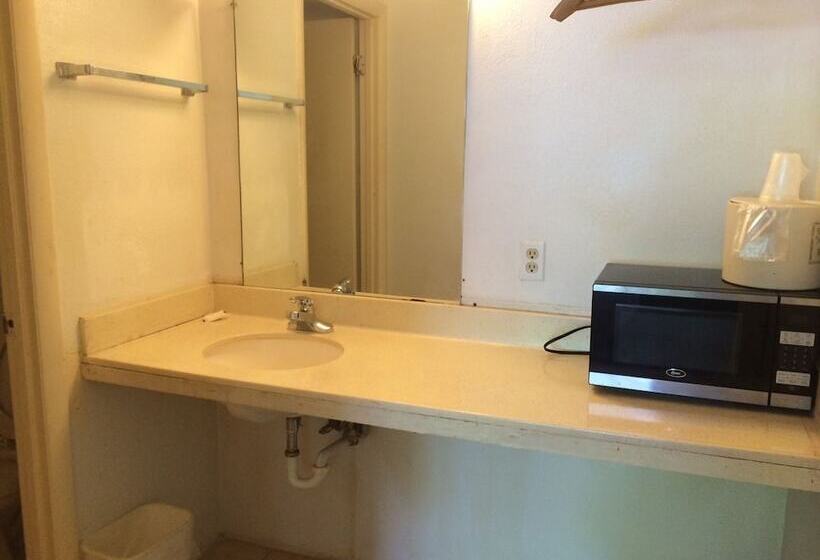 Motel 6 Connellys Springs, Nc