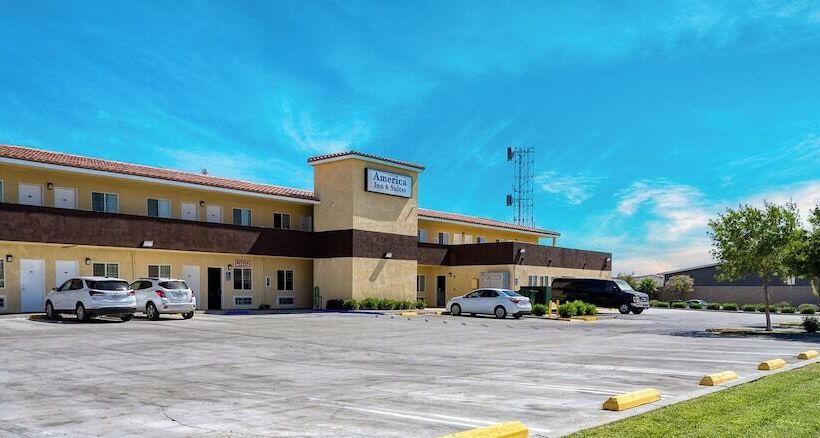 فندق على الطريق America Inn & Suites