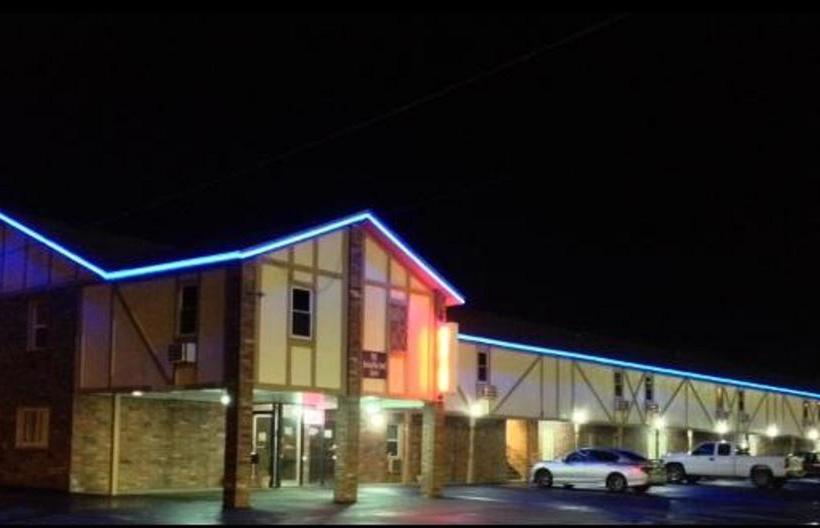 فندق على الطريق Economy Express Inn