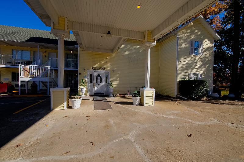 מוטל O Eureka Springs  Christ Of Ozark Area