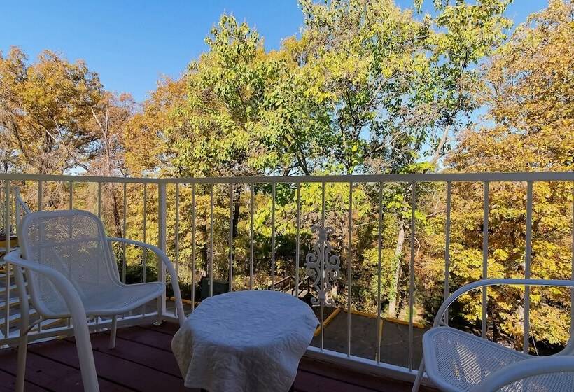 מוטל O Eureka Springs  Christ Of Ozark Area