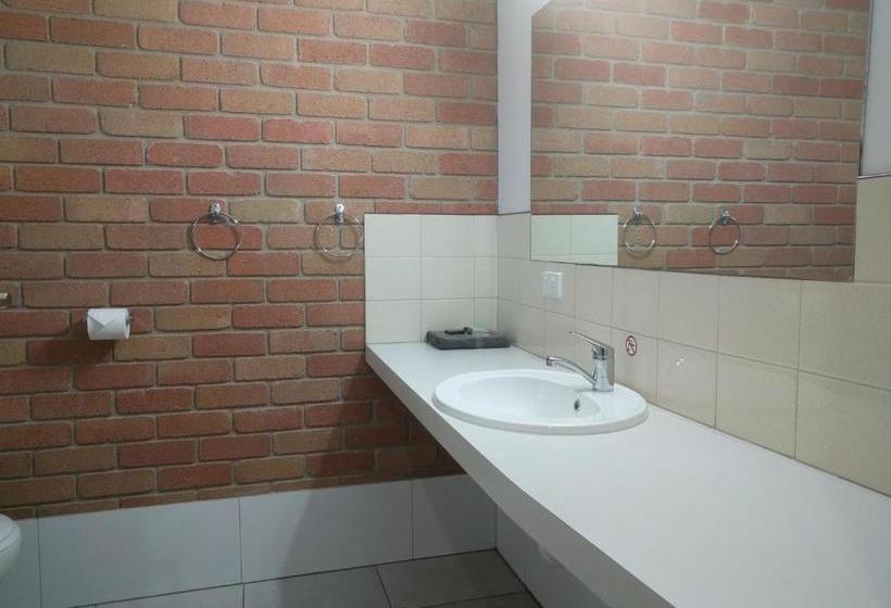 מוטל Travellers Inn Kaniva