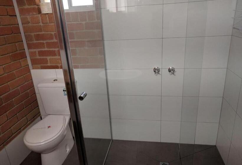 מוטל Travellers Inn Kaniva