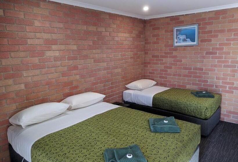 מוטל Travellers Inn Kaniva