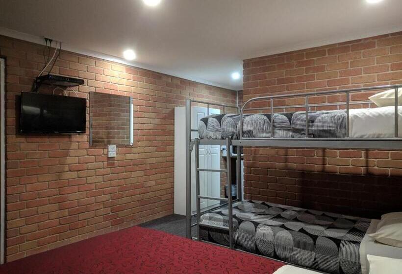 מוטל Travellers Inn Kaniva