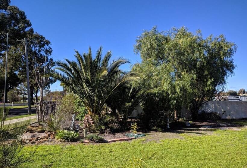 מוטל Travellers Inn Kaniva