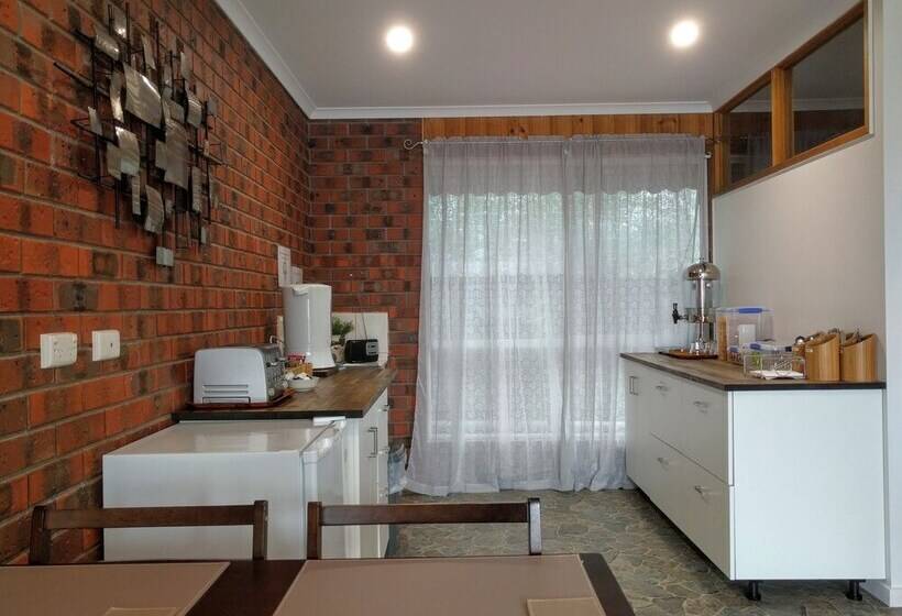 מוטל Travellers Inn Kaniva