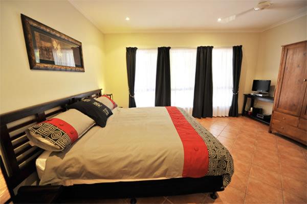 Ochre Moon B&b
