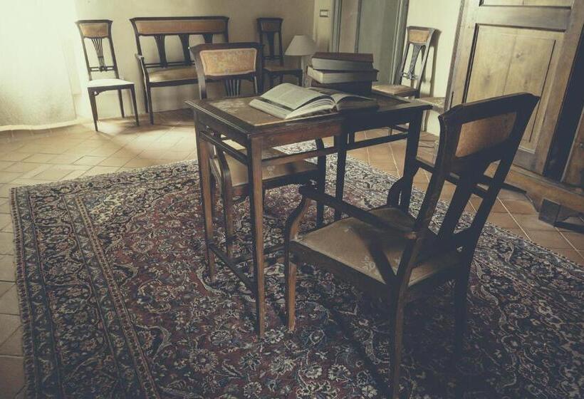 펜션 Castello Di Frassinello