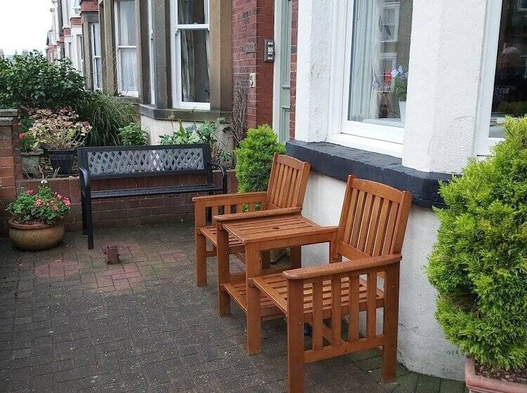 펜션 Ellies Guest House