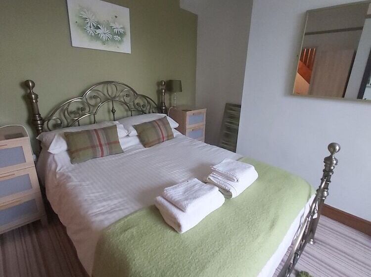 펜션 Ellies Guest House