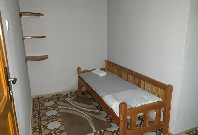 پانسیون Afiki Resort