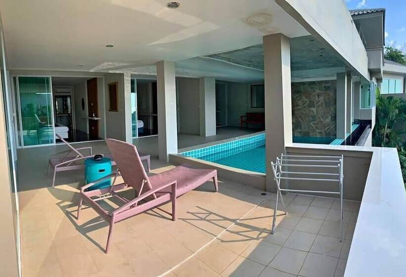استراحتگاه Grand Bleu Ocean View Pool Suite