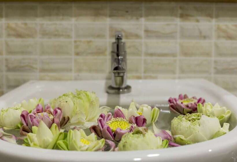 استراحتگاه Wheel Garden Riverside