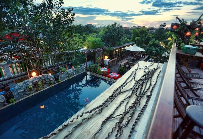 استراحتگاه Wheel Garden Riverside