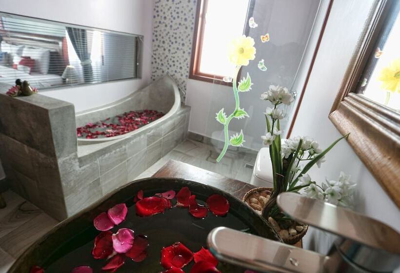 استراحتگاه Wheel Garden Riverside