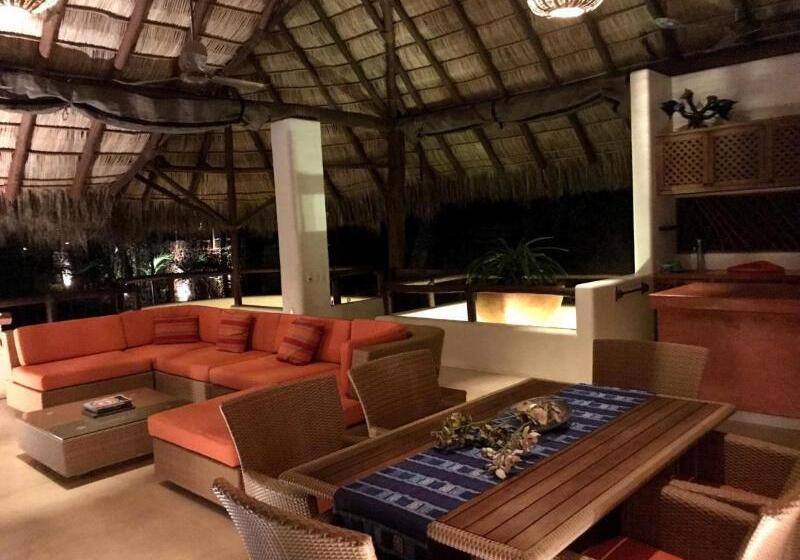 استراحتگاه Zoa Hotel Adults Only