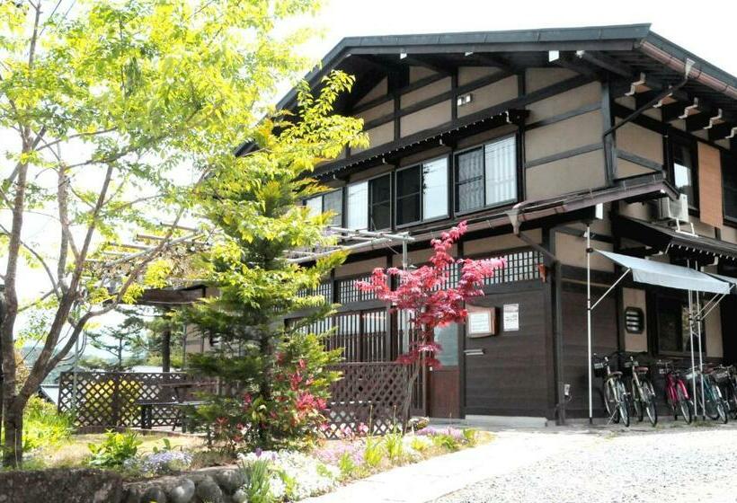 Общежитие Sakura Guest House